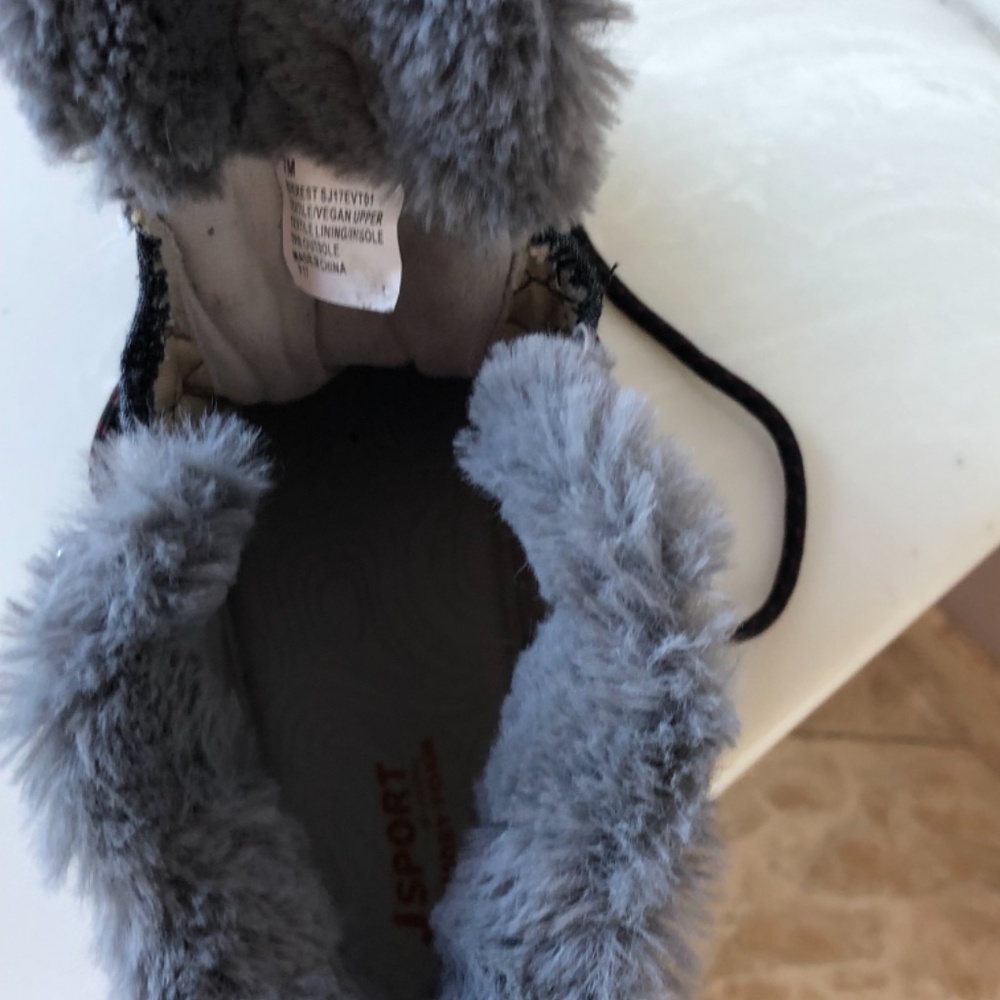 Winter boot - Picture 2 of 9